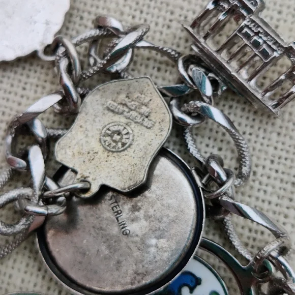 Vintage STERLING charm bracelet - Picture 10 of 11